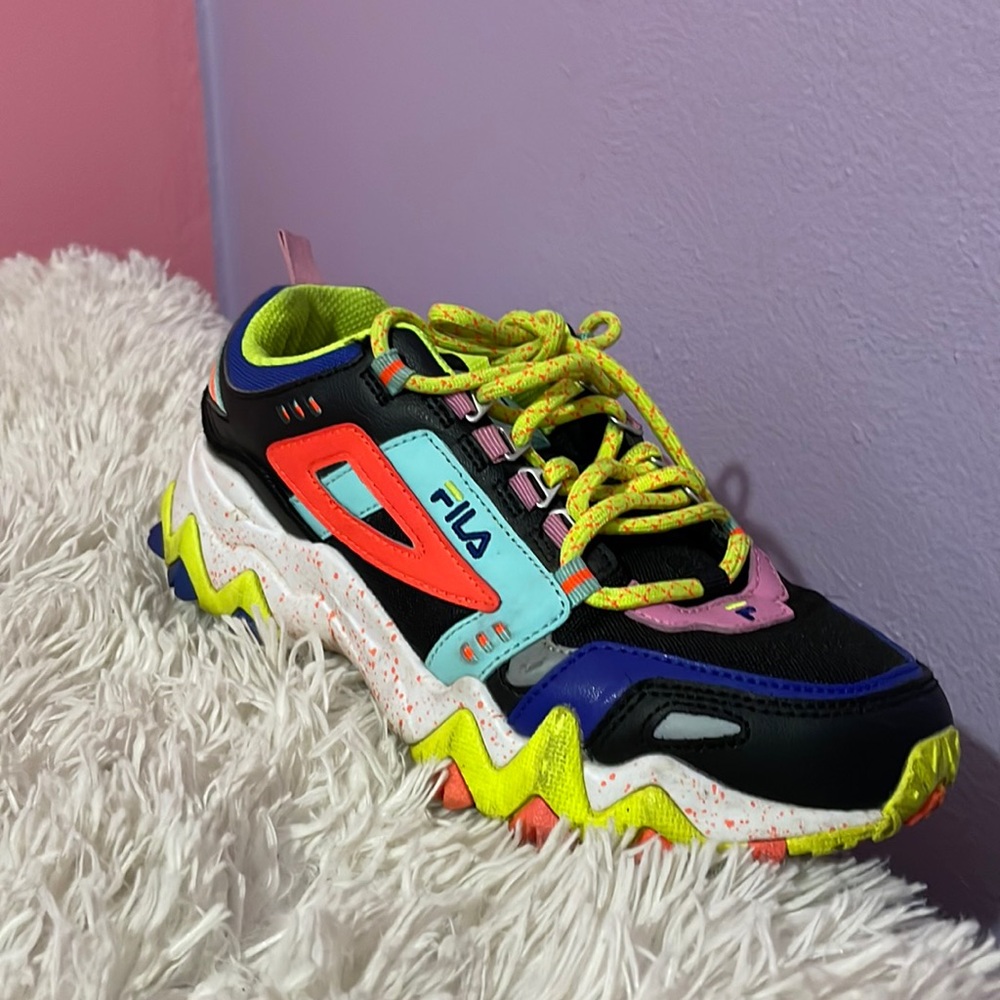 Women’s Filas size 7